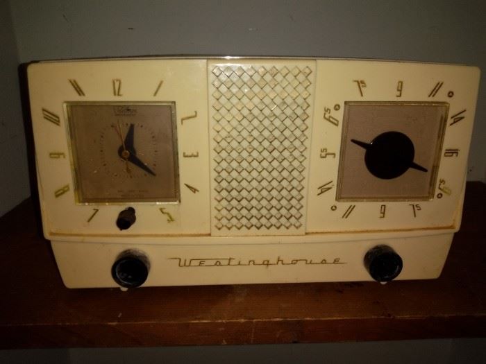 Vintage Westinghouse Radio Clock