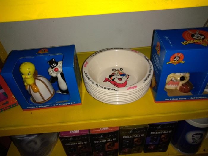 Looney Toons Salt and Pepper Dispenser and Tony The Tiger Cereal  Bowls