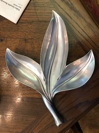 Aluminum serving dish