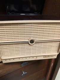 RCA Victor Deluxe 45 record player