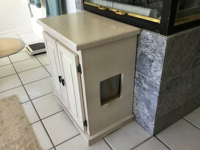 Another view of the custom kitty litter box.