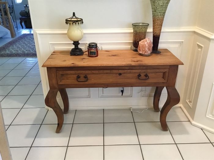Pine buffet table with carved legs