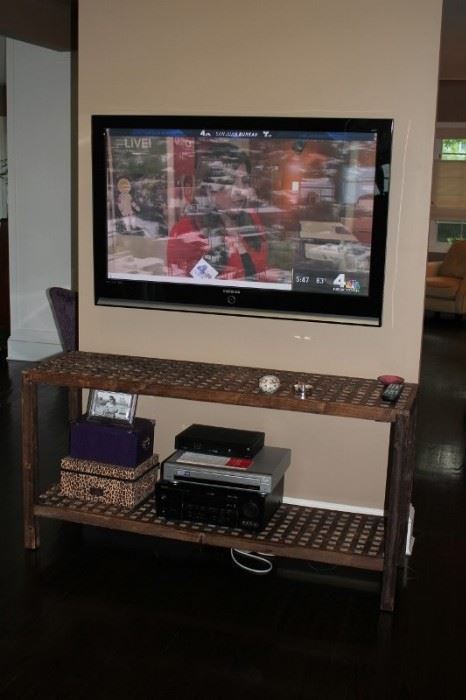 Flat Screen TV with Table /Shelf