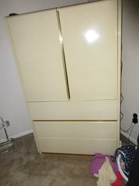 BEDROOM CHEST