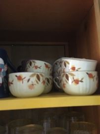 Halls Superior Quality kitchenware cups, Autum Leaf