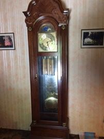 Grandfather clock- wonderful, working condition.