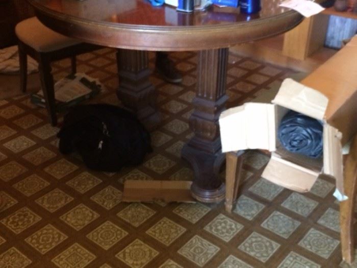 round or oval (extended) pedestal dining table (2 leaves) 6 cane back chairs excellent condition