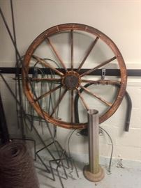 Antiques wagon wheel