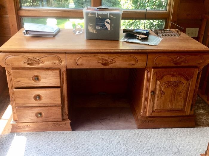 Gorgeous custom solid oak computer desk