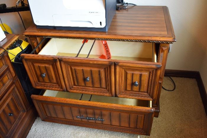 File drawer/cabinet.
