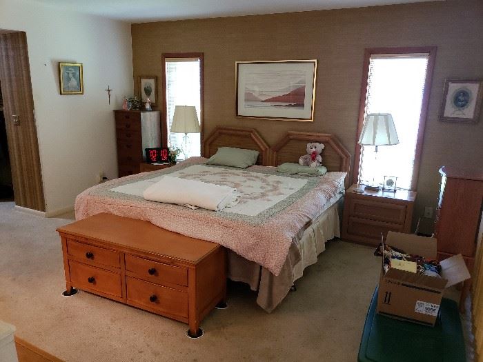 Thomasville Bedroom Furniture
