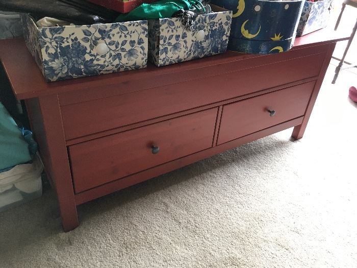Blanket chest with drawers, top opening