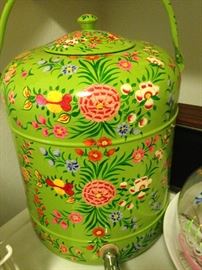 Darling drink dispenser