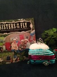 "Sisters on the Fly" - traveling women in their trailors