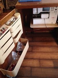 Bernina (Artista 170) in cabinet - made in Switzerland 