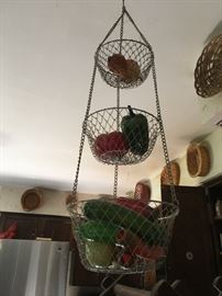wire fruit/vegetable basket