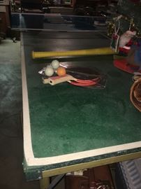 VINTAGE ping pong table