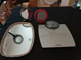 Bathroom accesoriesScale