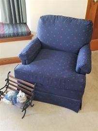 Upholstered Lounge Chair by Highland House    http://www.ctonlineauctions.com/detail.asp?id=737121