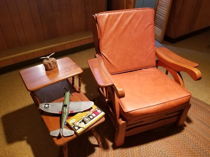 Vintage Maple Mate's Chair & End Table   http://www.ctonlineauctions.com/detail.asp?id=737558