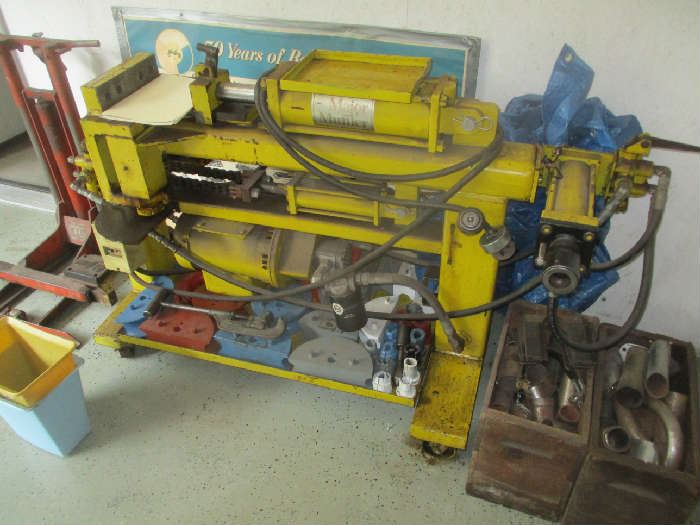 Muffler pipe bender, with dies and piping