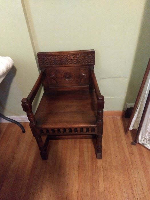 Kittenger chair