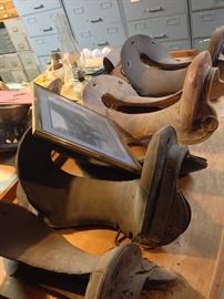 Saddles and saddle trees