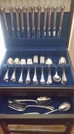 LIKE NEW 12 PLACE SETTING of REED & BARTON "COUNTRY FRENCH" STAINLESS FLATWARE