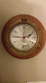 VINTAGE NAUTICAL HATCH SHIP CLOCK