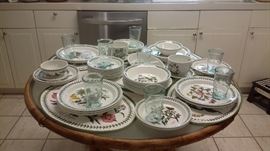 BOTANICAL GARDEN BOWLS & PLATES