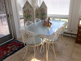 Woodard wrought iron table & chairs