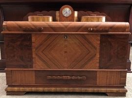 Vintage Trunk w Built-in Clock 