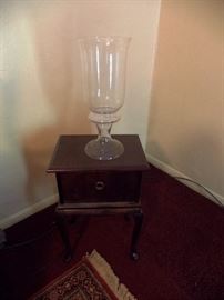 Small sidetable