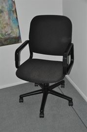 Black fabric desk chair with arms