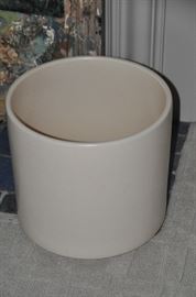 Large Mid century Gainey Ceramics matte white planter AC-14