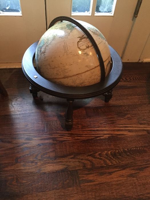 Tabletop globe