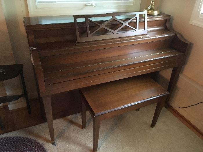 Cable Spinet Piano (needs tuning)
