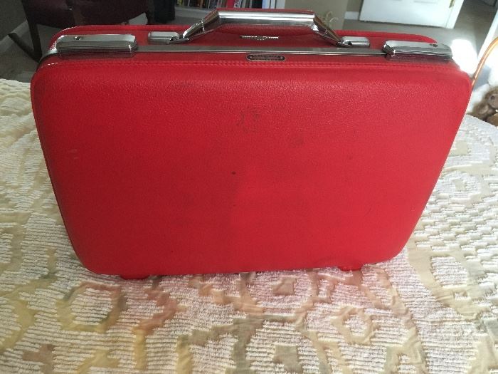 Vintage American Tourister Suitcase (hardside)