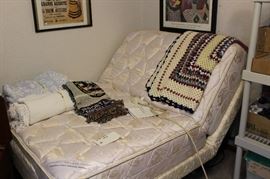 Full size mechanical adjustable bed