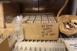 Various small bottles, jewelry containers, lotion bottles, glass and plastic