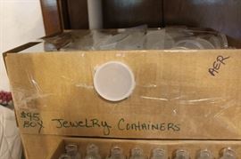 Various small bottles, jewelry containers, lotion bottles, glass and plastic