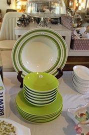 retro green dinnerware and bowls