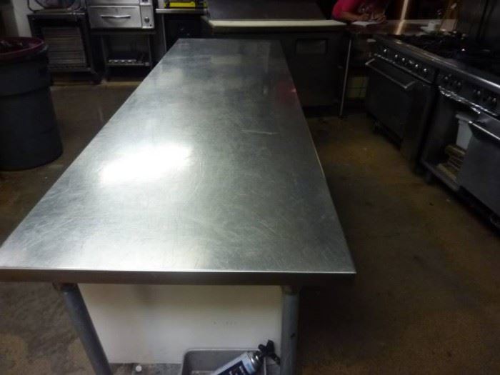 Stainless steel prep table w/shelf