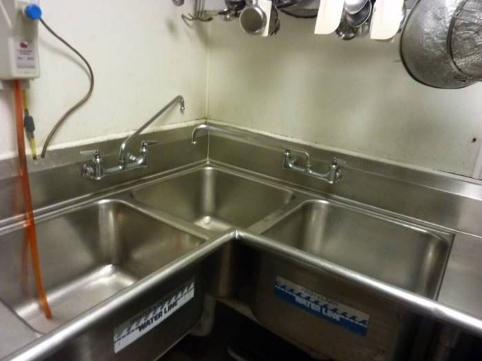 3 compartment sink-stainless steel