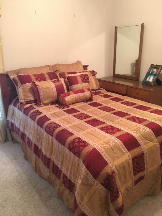 Queen Size Bed and Bedding