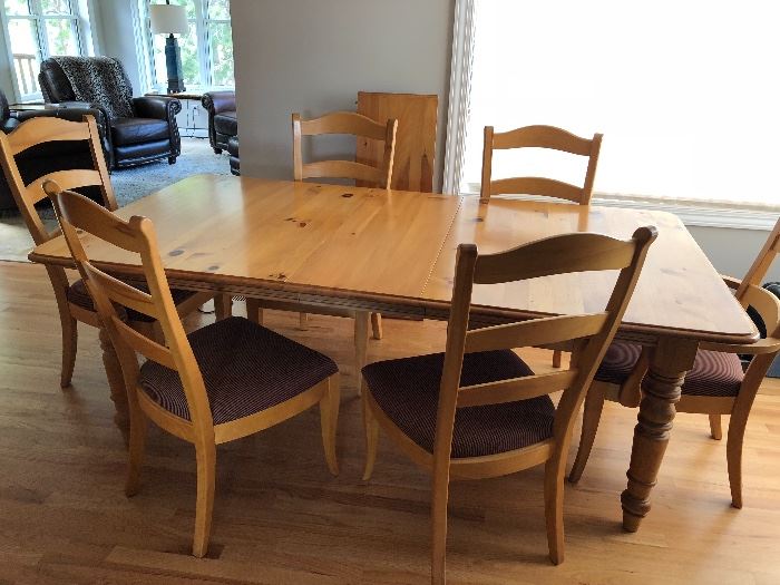 Pennsylvania House Pine Dining Room Table & Chairs