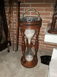 hourglass ashtray, works