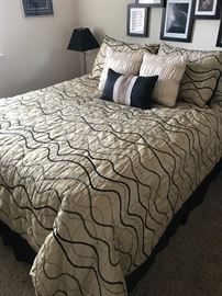 Nice Queen Bed Like New Pillowtop