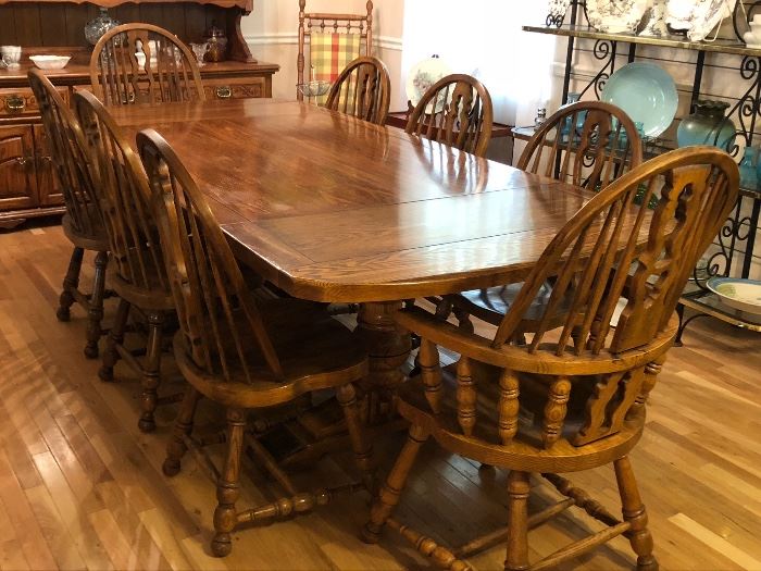 8 1/2’ Solid Wood Dining Table With 8 Chairs