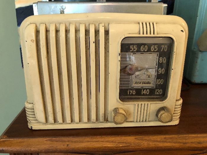 RCA VICTOR  vintage radio